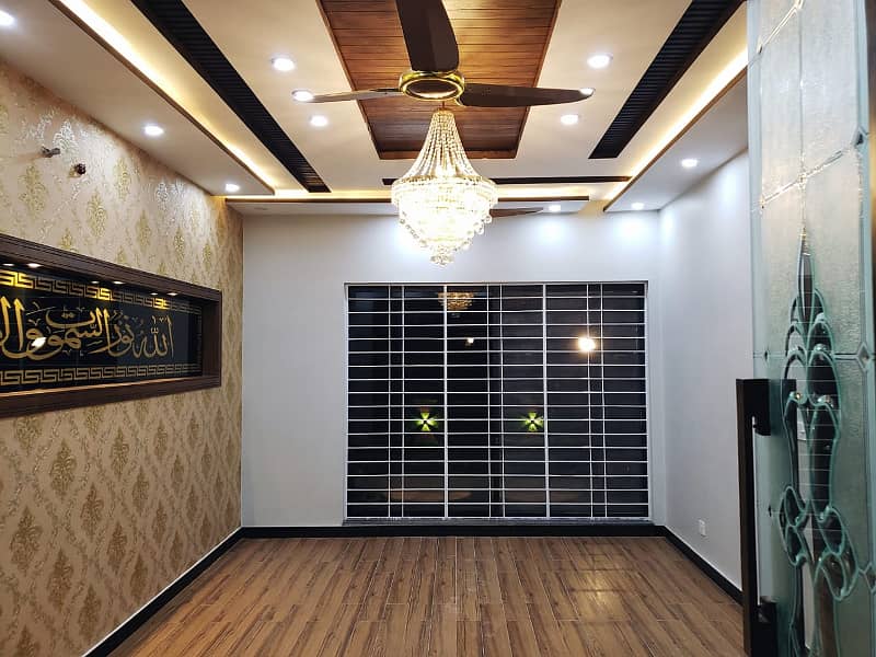 10 Marla Upper Portion For Rent in Bahria Town Lahore 16