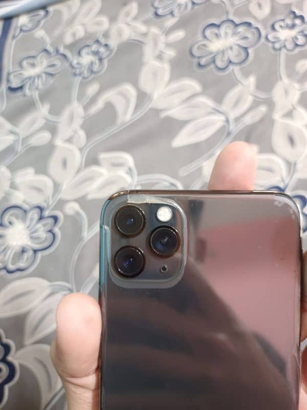 iphone 11 pro max (256)gb 0