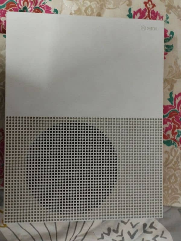 Xbox One S 1TB 1