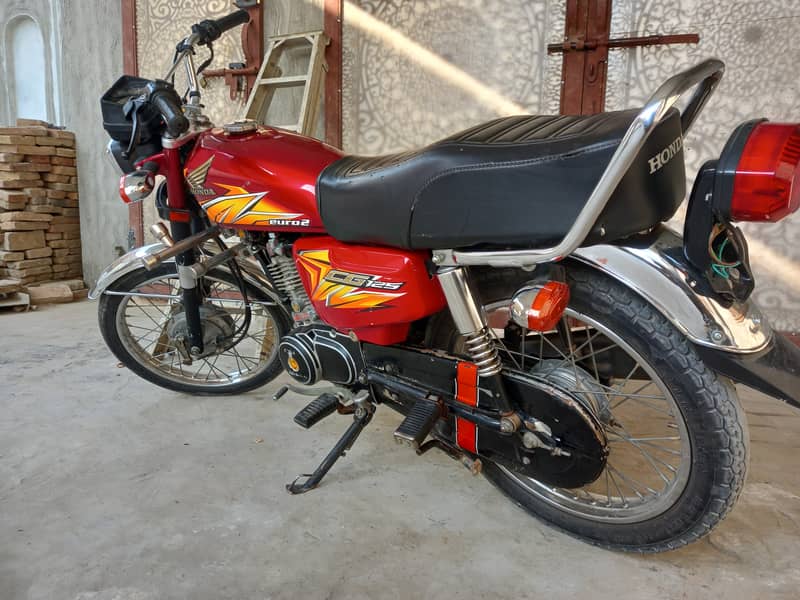 Honda CG 125 2021 for sale all punjab registered 5