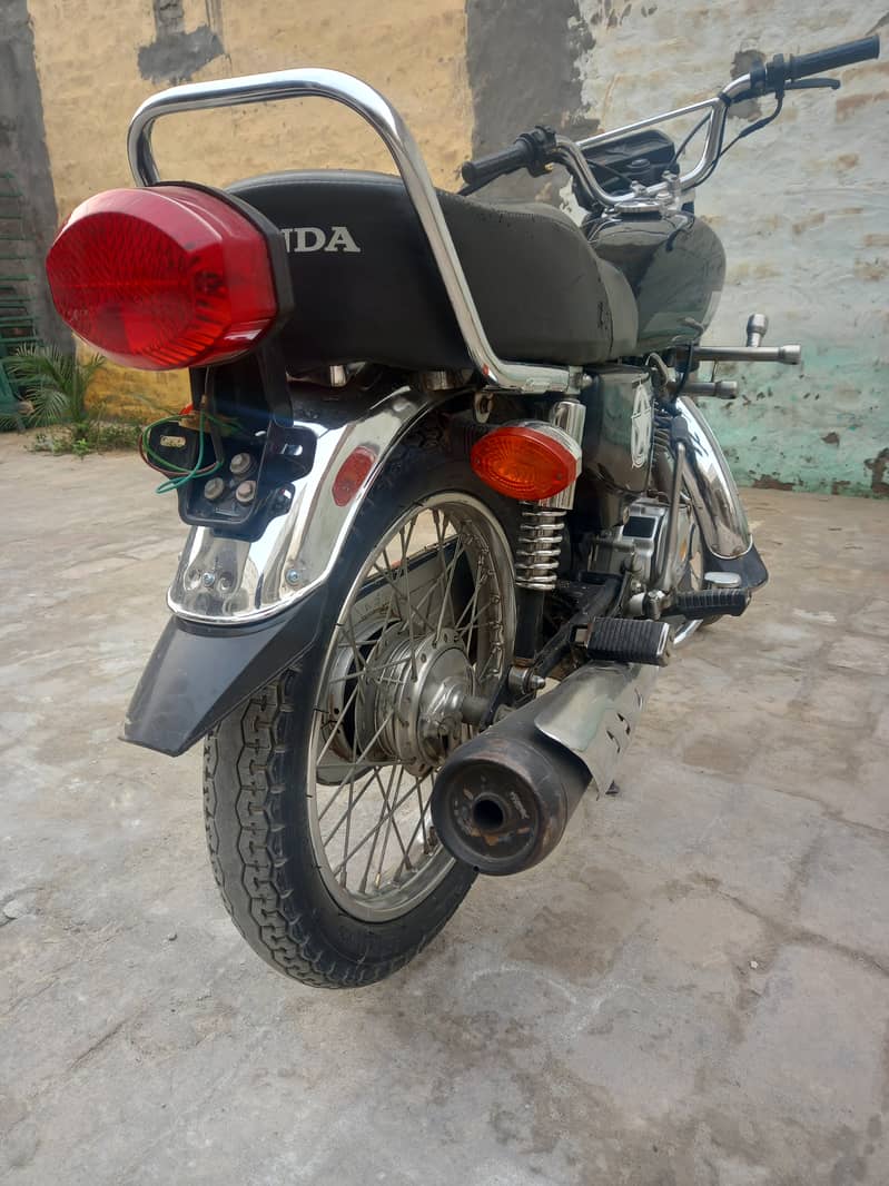 Honda CG 125 2021 for sale all punjab registered 6