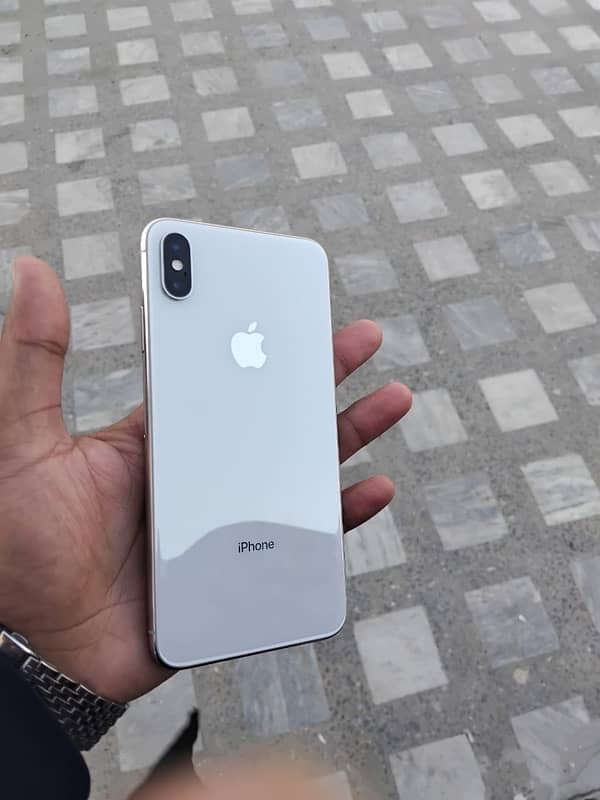 Iphone Xsmax PTA approved. 64gb Battery health 77 Waterpack phone 0