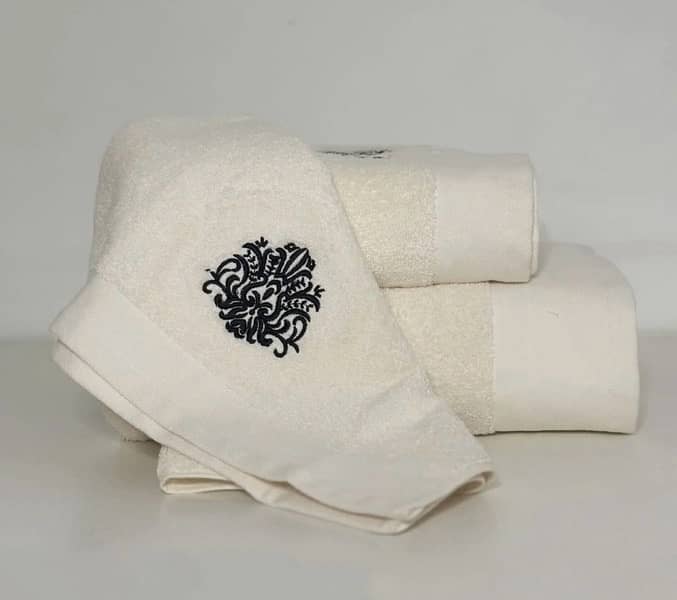 Embroidered towel set 1