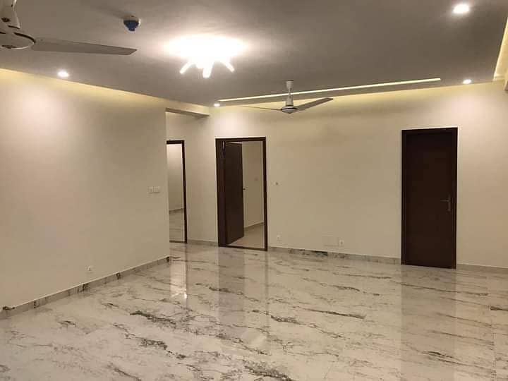 Brand New 10 Marla 3 Bedroom apartment Facing Lake view. Sector D Askari 11 Lahore 20