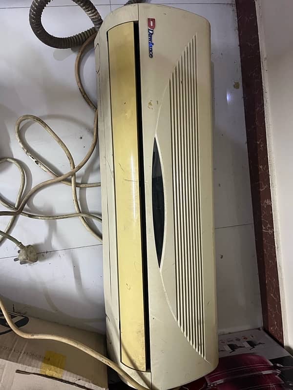 Dawlance Split AC (Non-inverter) Good Condition 4