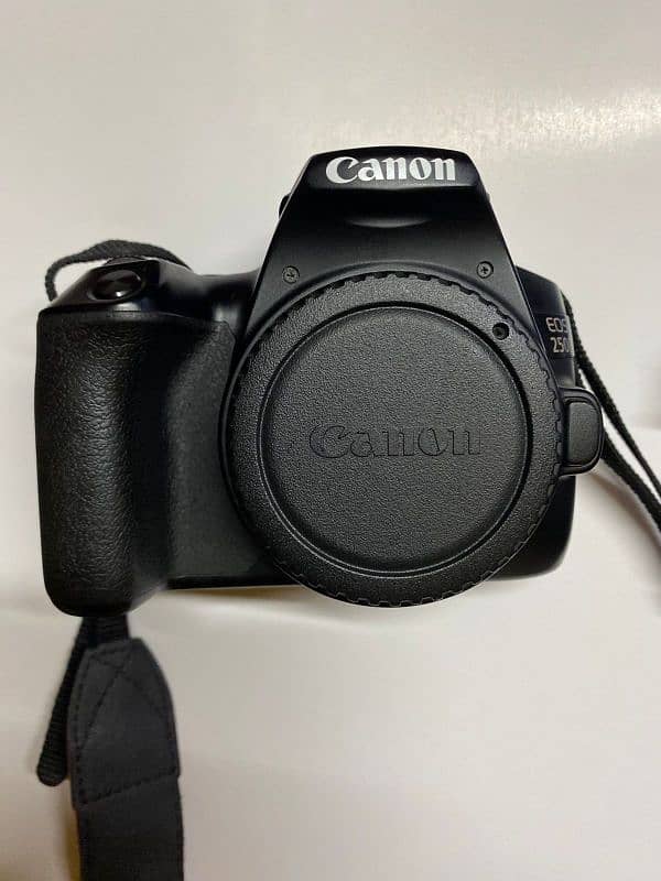 Canon 9/10 CONDITION (250D Body with 18-55mm) 0