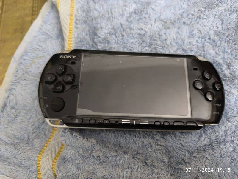 PSP Slim Model 3003 PB 0