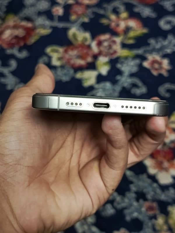 i Phone 15pro max 256 gb natural titanium non pta 3