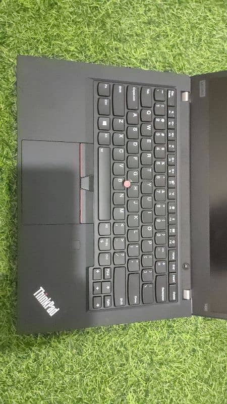 i5 8th 8/256 touch , facelock Best Laptop Lenovo T490 0