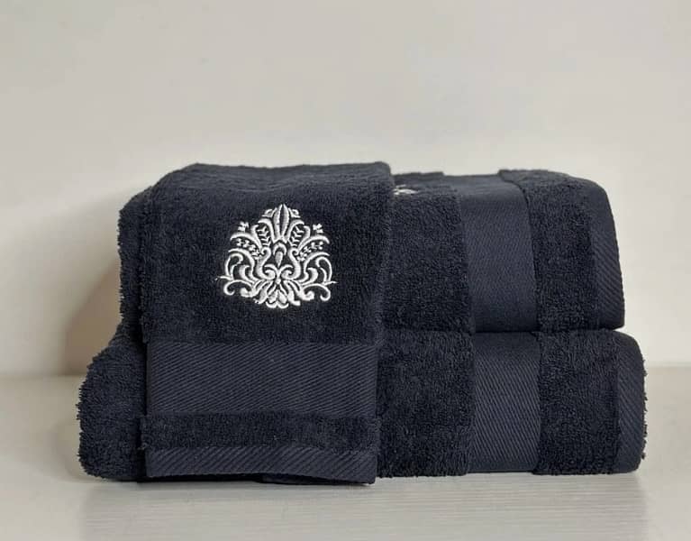 Embroidered towel set 0