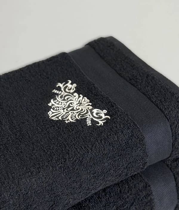 Embroidered towel set 4