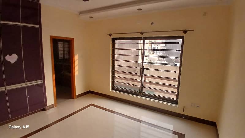 Upper portion of rent in phase 2 gulriaz near car chuk bahria town Rawalpindi 2