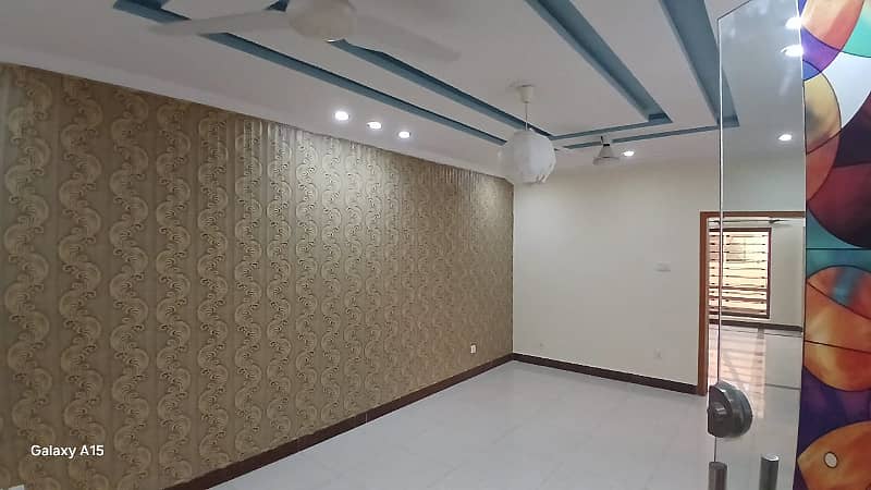 Upper portion of rent in phase 2 gulriaz near car chuk bahria town Rawalpindi 6