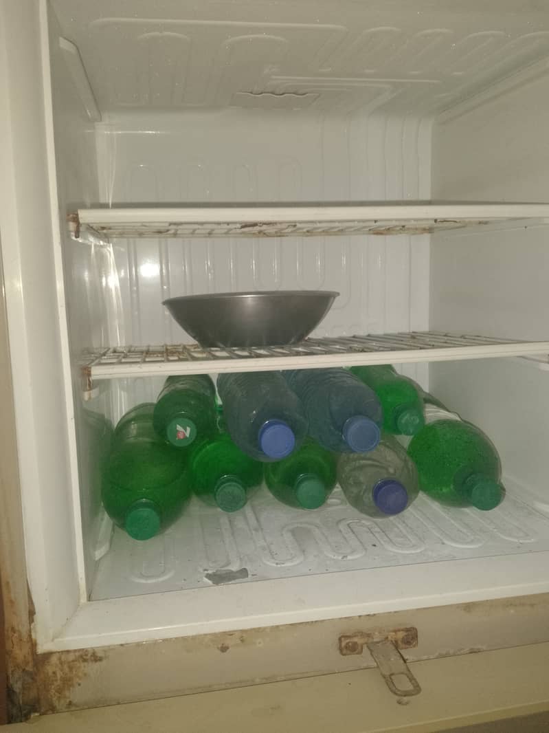 Refrigerator For sale. . . 0