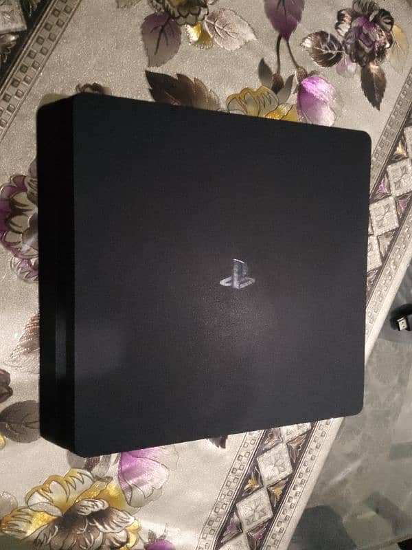 PS4 slim 500 gb with box 0