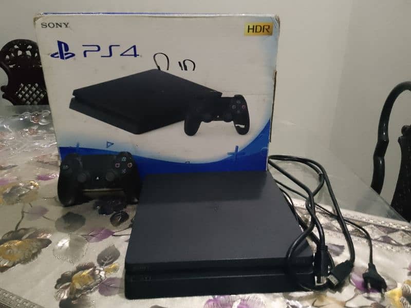 PS4 slim 500 gb with box 2