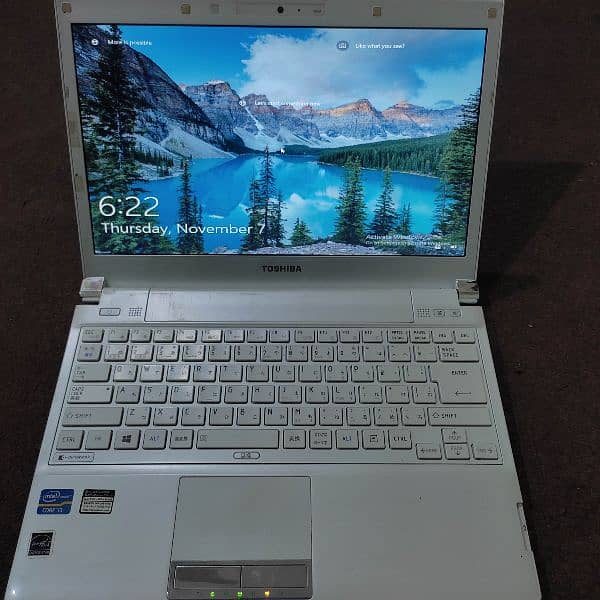 Toshiba Cor i3 laptop 0