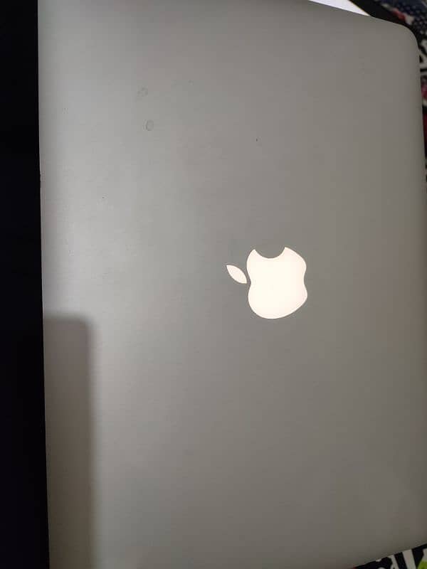 MacBook air 2011 Urgently sale 0