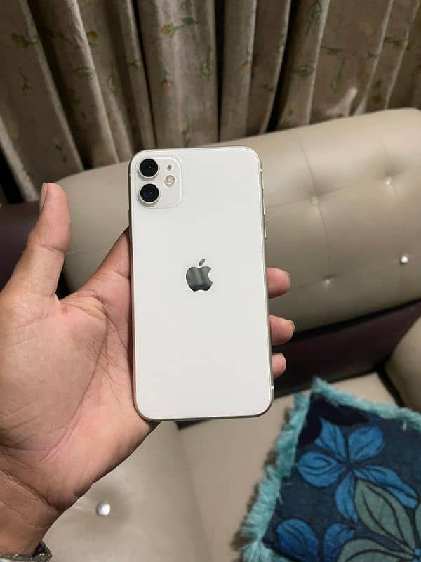 iphone 11 64 non pta / with box 0