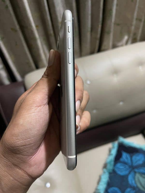 iphone 11 64 non pta / with box 4