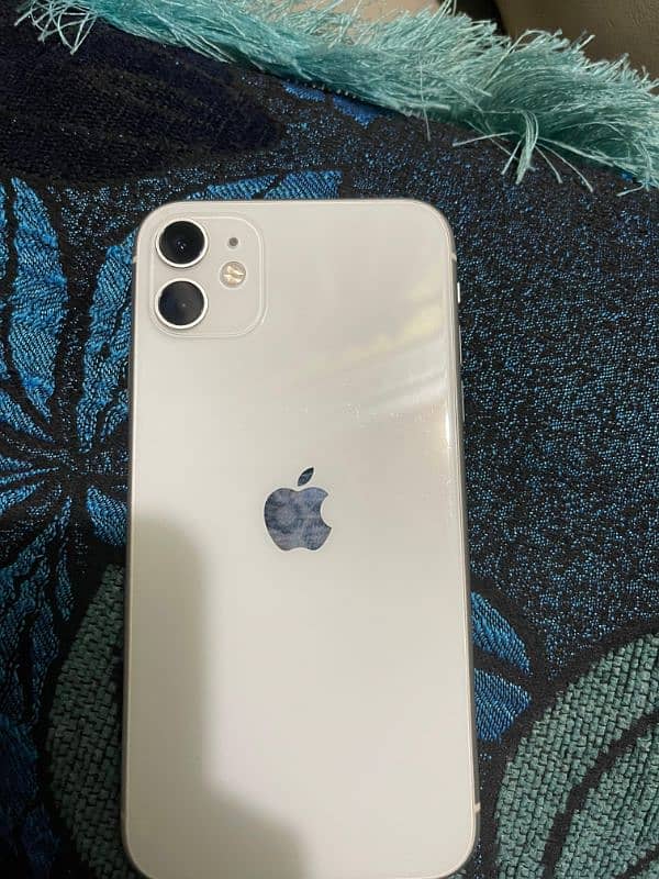 iphone 11 64 non pta / with box 8