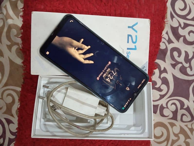 Vivo y21A box with charger 10/10 all ok 4/64 8