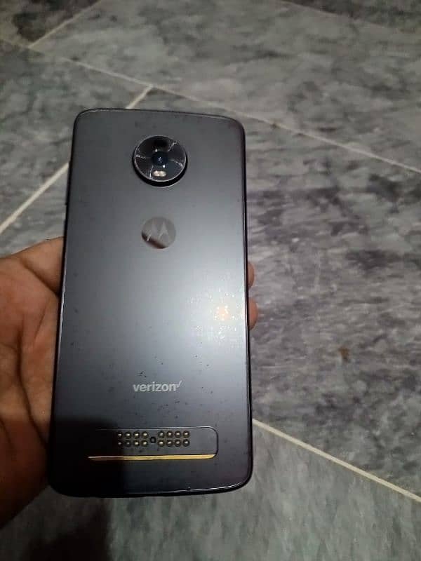 Moto Z4 4gb 128gb good condition pta approve 5