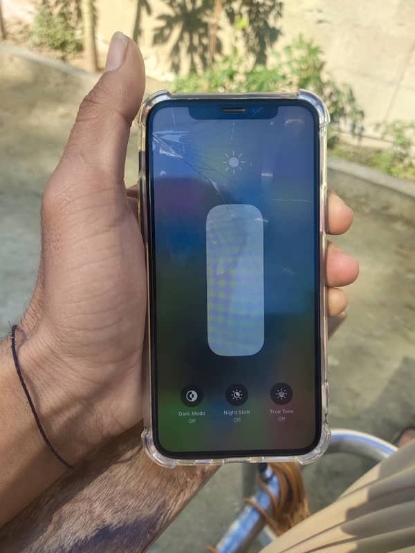 iPhone x (64)GB Pta approved 3