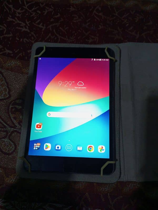 Asus Tablet 3GB Ram 16GB Rom excellent performance excellent cameras. 16