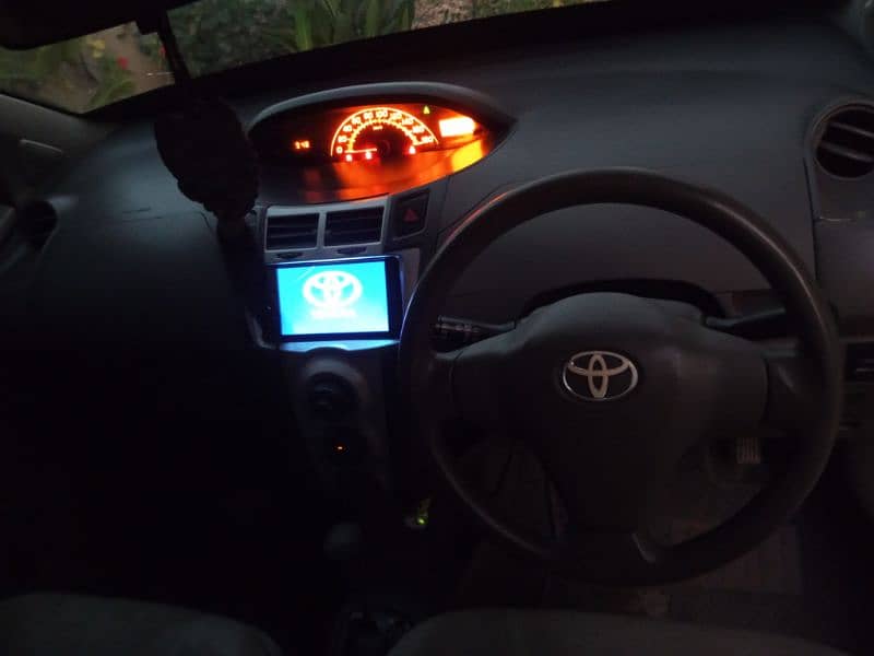 Toyota Vitz 2008 6