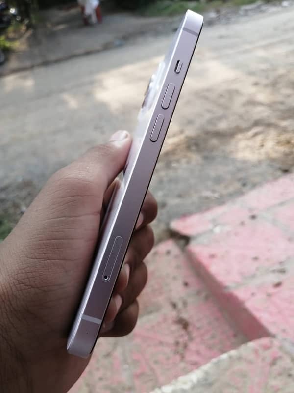 iPhone 13 simple , baby pink color , 128GB ,JV , LLA model 1