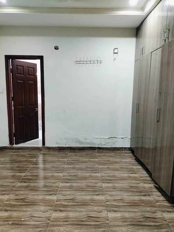 2 Bedroom Unfurnished Apartment Available For Rent in E/11/4 8