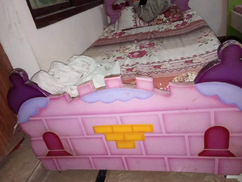 2 single bed without mattress 4