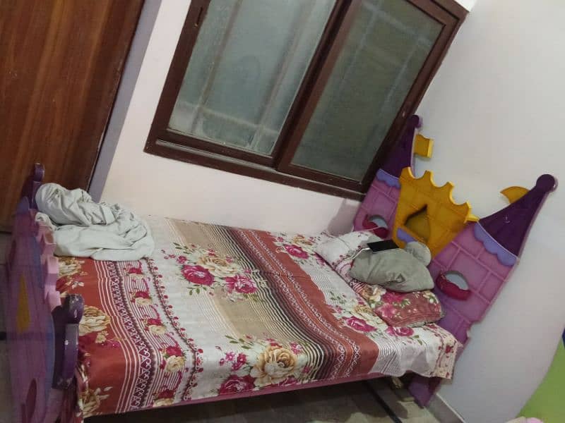 2 single bed without mattress 7