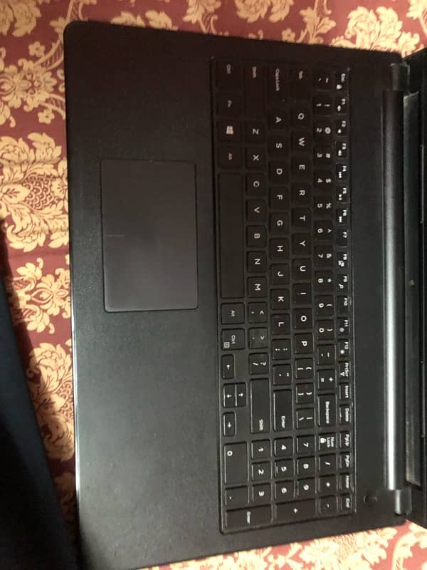 Dell inspiron 15000series 1tb rom 4gb ram core i3 1