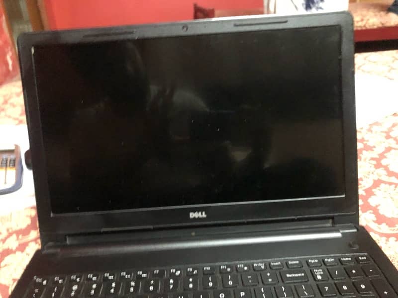 Dell inspiron 15000series 1tb rom 4gb ram core i3 3