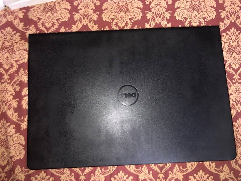 Dell inspiron 15000series 1tb rom 4gb ram core i3 5