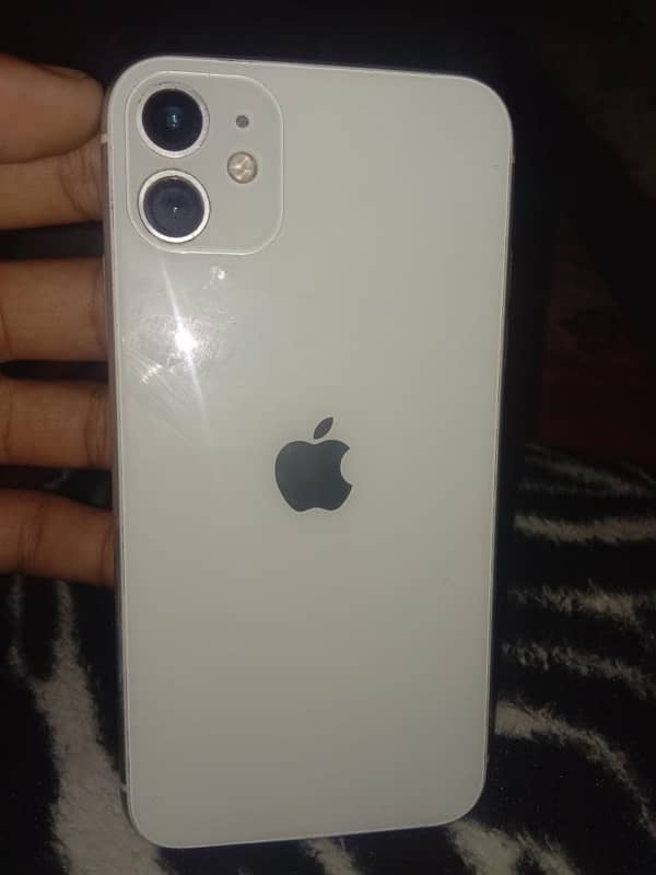 Iphone 11 jv 64gb Rs. 42000 03275763748 0