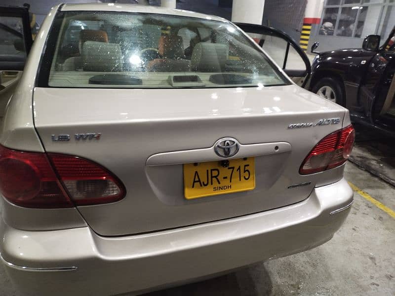 Toyota Corolla Altis 2005 5