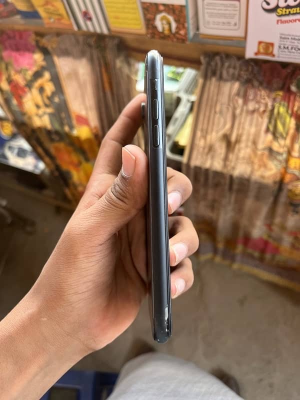 iphone xr black 6