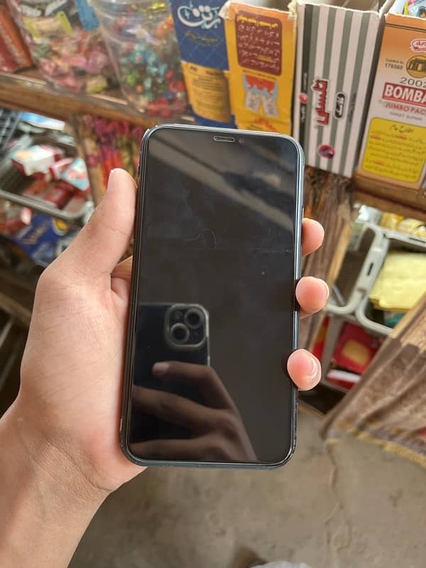 iphone xr black 8