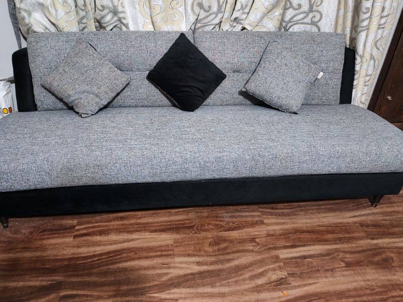 zubaidas branded 5 seater sofa 0