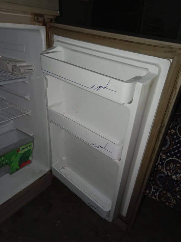 dawnlance fridge medium size 2