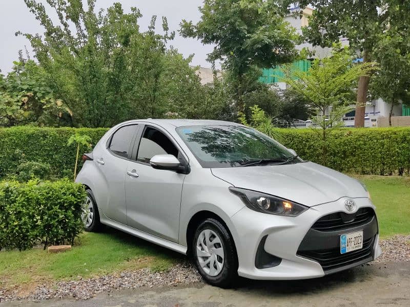 Toyota Yaris 2020 X safety 3 6