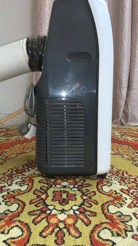 SKYWOOD PORTABLE AIR CONDITIONER 2