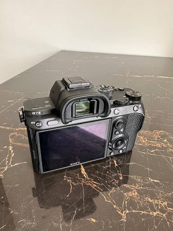 Sony A7III Camera New Condition good shooting working For Sale 0