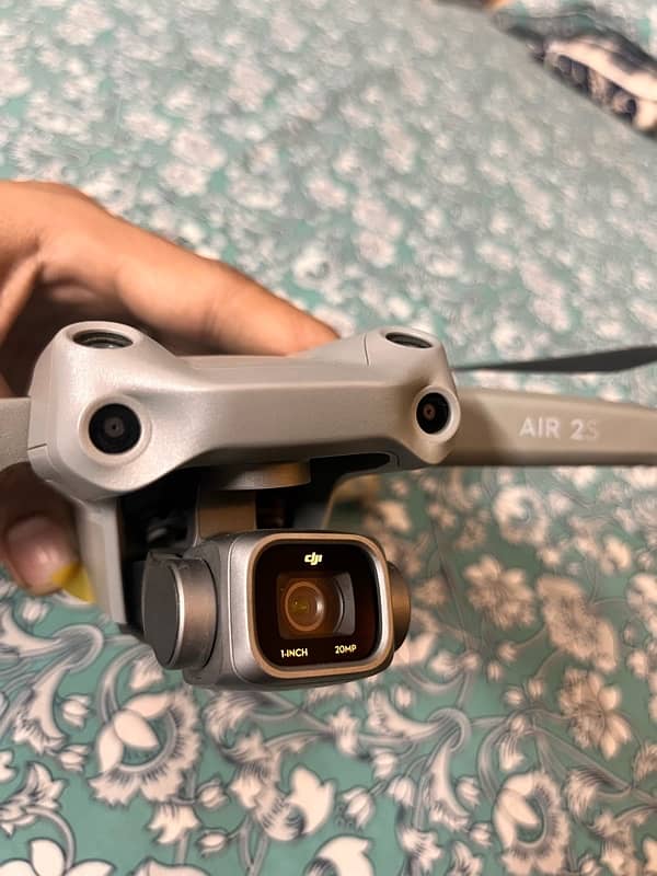 Dji Air 2s fly more combo 8/10 condition 1