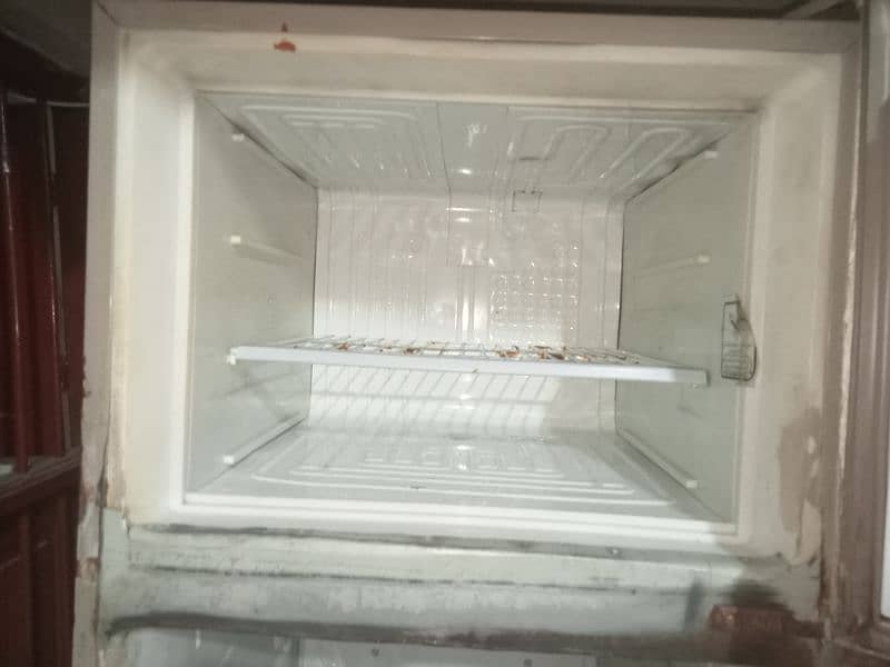 Dawlance Fridge 2door mor 4