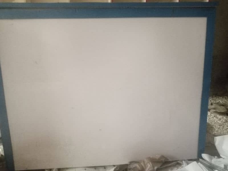 almari  counter and mirror door condition 10 by 7 used condition 6