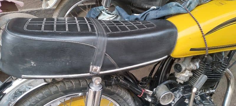 Honda CG-125cc Karachi with file book 4